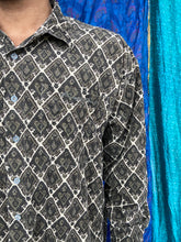Load image into Gallery viewer, Long Sleeved Corduroy Pattern Shirt
