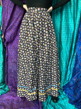 Load image into Gallery viewer, Amazing 70&#39;s Maxi Skirt
