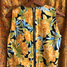 Load image into Gallery viewer, Floral Short Dress with Zip Up Back
