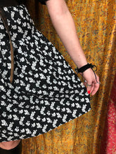Load image into Gallery viewer, Black Flower Knee Length Skirt
