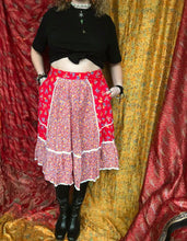 Load image into Gallery viewer, Pretty Flared 70&#39;s Flower Skirt
