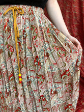 Load image into Gallery viewer, Patterned Pleated Midi Skirt
